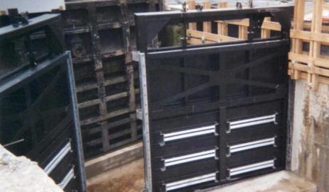 PORTES D'ECLUSE PORTES D'ECLUSE